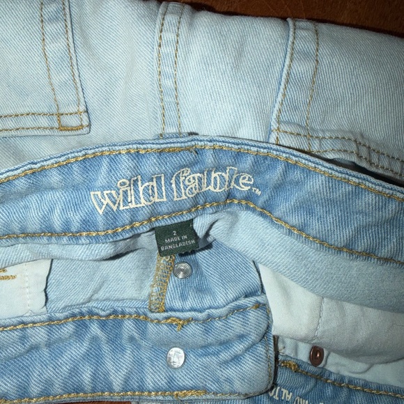 Wild Fable Light Wash Frayed Jean Shorts - Picture 3 of 3